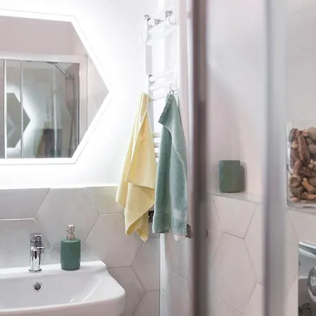 Seek And Hide - Csilla's Tiny Hideaway Brasov