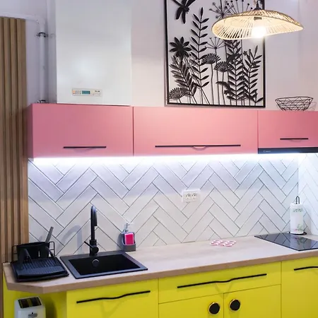 Seek And Hide - Csilla's Tiny Hideaway Apartment Brasov
